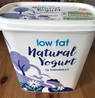 Low fat natural yogurt