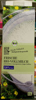 Frische Bio-Vollmilch