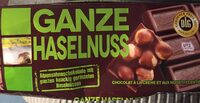 Ganze Haselnuss