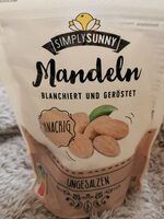 Mandeln blanchiert und geröstet