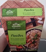 Noodles with green curry flavoured sauce