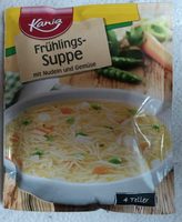 Frühlingssuppe mit Nudeln und Gemüse