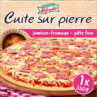 Pizza au jambon cuite sur pierre