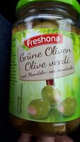 Oliven grün mit Mandeln