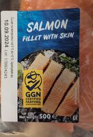 Salmon fillet with skin