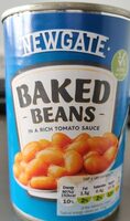 Baked beans in rich tomato sauce