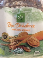 Bio-Dinkelbrot mit Karotten und Walnüsse