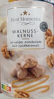 Walnusskern in weisser Schokolade