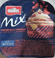 Yogurt alla vaniglia e topping all’amarena