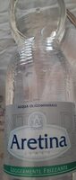 Acqua leggermente frizzante