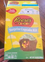 Reeses pieces suprise cupcake kit