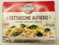 Fettuccine alfredo with broccoli