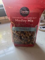 Cran berry orchard nut medley mix