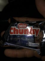 Milk chocolate with peanuts & raisins