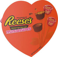 Reese& valentine& day peanut butter cups miniatures