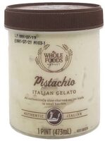 Pistacchio gelato, italian gelato with whole roasted pistachios