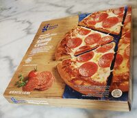 Good & Gather Uncured pepperoni Pizza