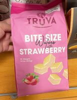 Bite size wafers with strawberry