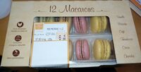 12 Macarons