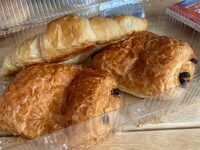 2 Pains choco et 2 croissants