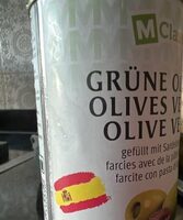 Grüne Oliven gefüllt mit Sardellenpaste