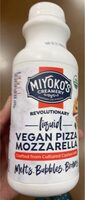Vegan pizza mozzarella