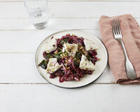 Salade betterave, chèvre, noix