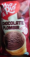 Šokoladinis plombyras su šokolado gabaliukais vafliniame puodelyje