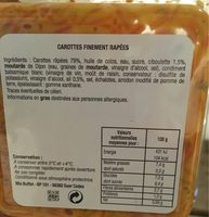 Carottes finement rapees, ail et ciboulette