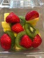 Salade de fruits ananas kiwi fraise
