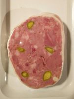 Galantine de volaille pistachée