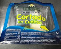 Queso semicurado cortado en cuñitas