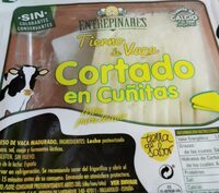 Queso tierno de vaca cortado en cuñitas