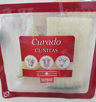 Queso curado cortado