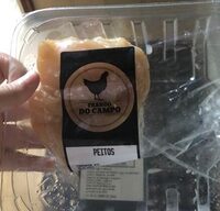 Peitos de frango do campo
