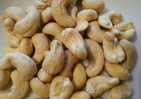 Noix de cajou crues