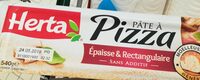 Pâte à pizza épaisse et rectangulaire