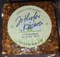 Jithofer Ofen- und Kräuterkäse mit rosa Pfeffer