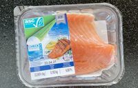 Filet de saumon avec la peau