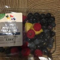 Salade de fruits  ananas myrtilles framboises