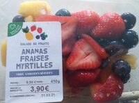Salade de fruits Ananas, fraises, myrtilles