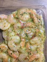 Queues de crevettes marinees