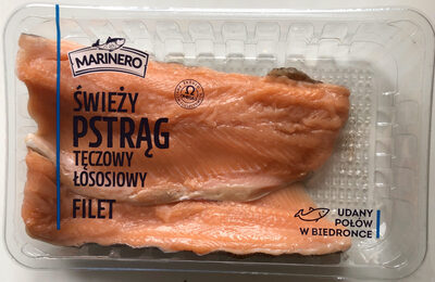 Świeży pstrąg tęczowy łososiowy filet