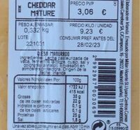 Queso cheddar mature