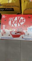 Mix-in yogur natural azucarado con bolitas de kitkat