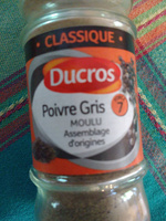 Poivre gris moulu