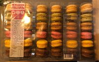 36 macarons