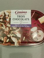 Trois chocolats - sauce chocolat au lait & copeaux de chocolats noir, lait, blanc