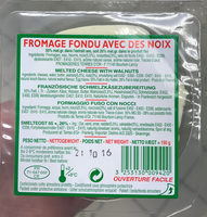 Fromage fondu avec des noix