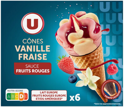 Cônes vanille fraise sauce fruits rouges